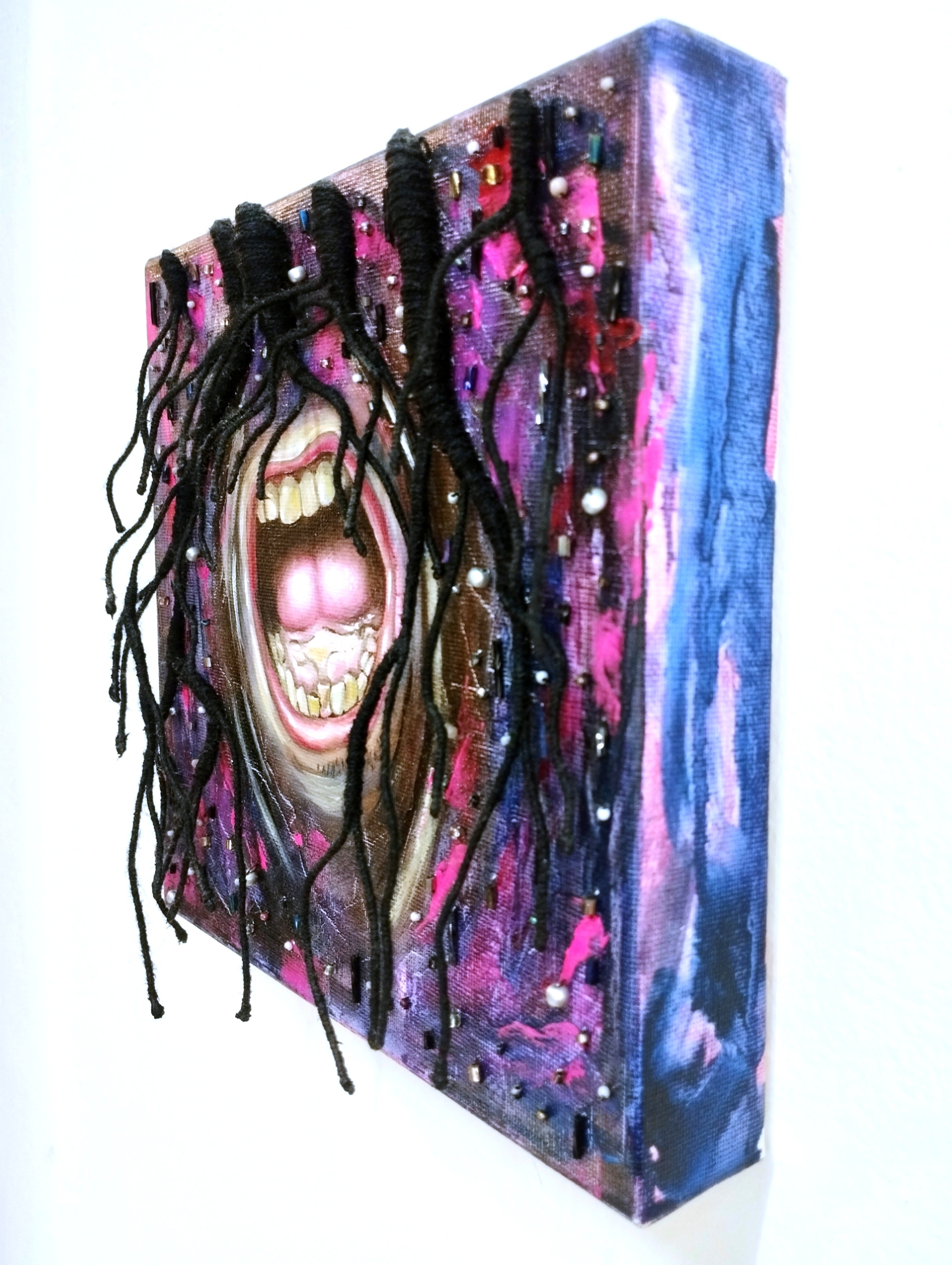 Entre el grito y el hilo