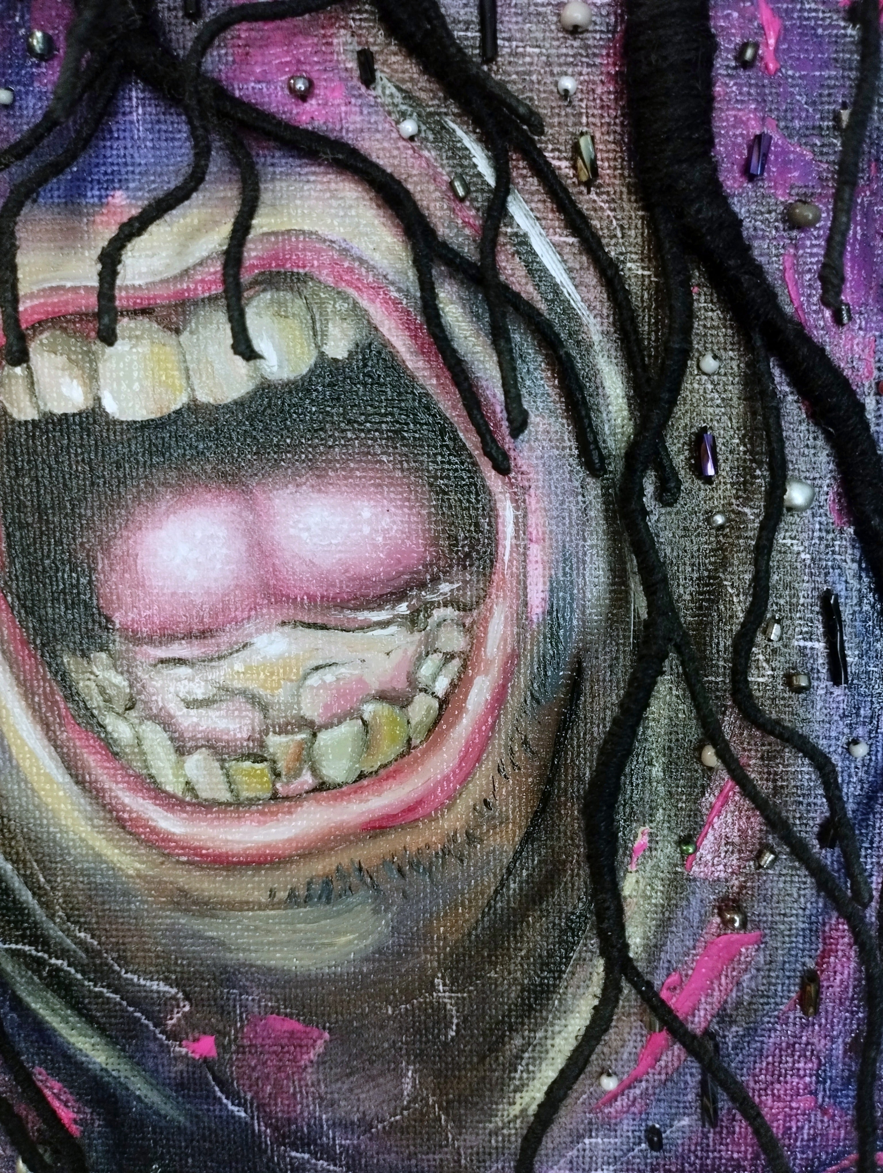 Entre el grito y el hilo